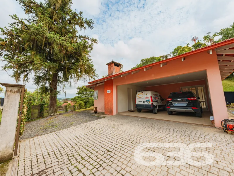 Casa à venda no bairro Floresta, Joinville: essa r