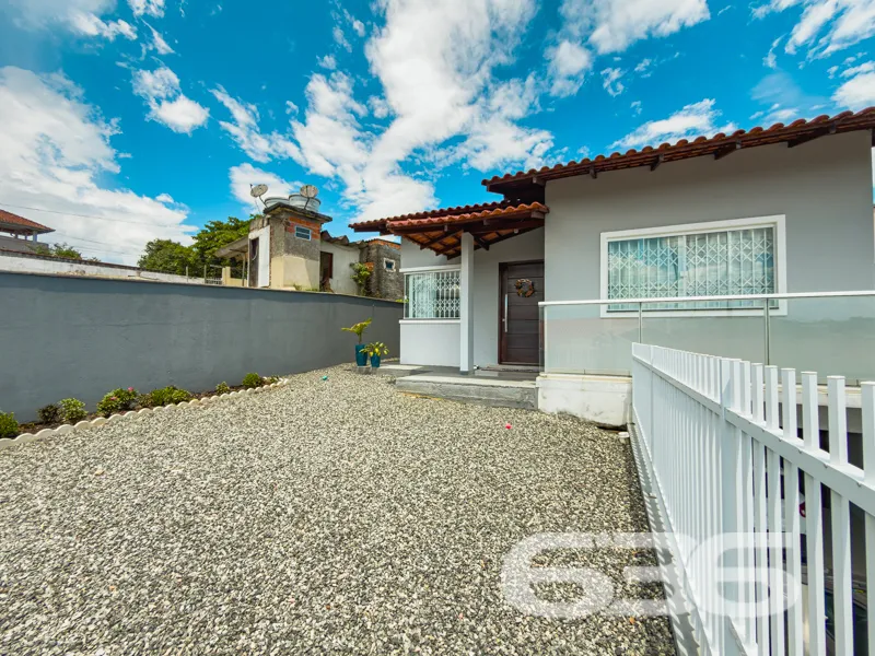 Casa à venda no bairro Floresta, Joinville!
Descub