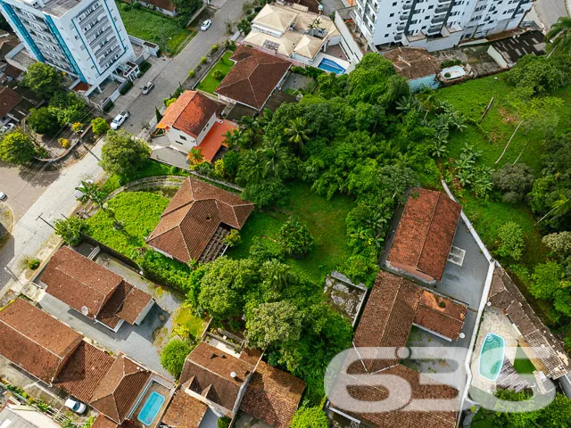 Descubra a rara oportunidade de construir o lar do
