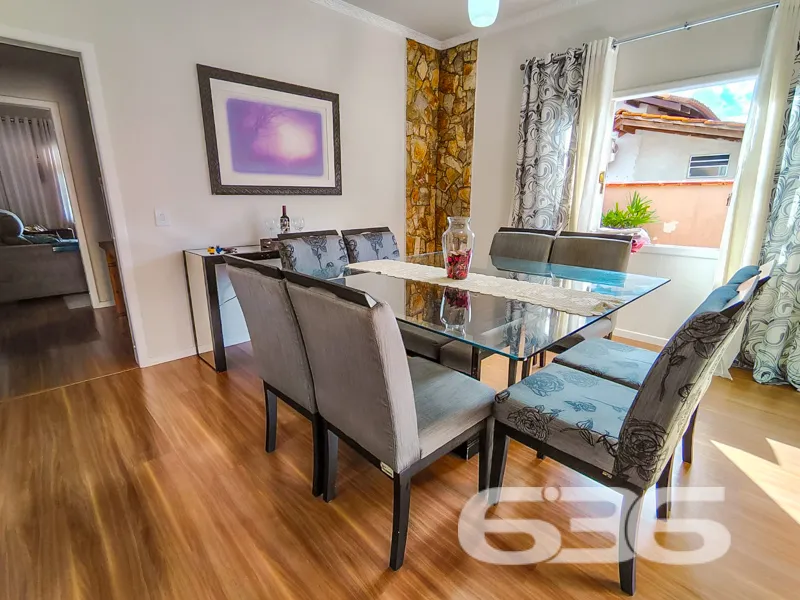 Casa Ă venda no bairro Espinheiros em Joinville |