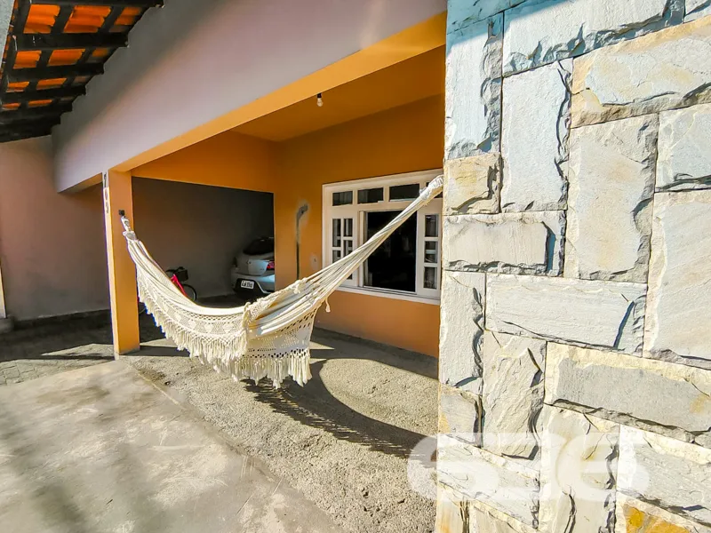 Casa Ă venda no bairro Espinheiros em Joinville |