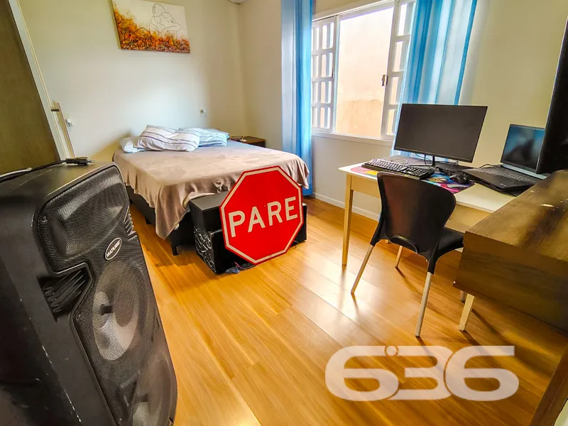 Casa Ă venda no bairro Espinheiros em Joinville |