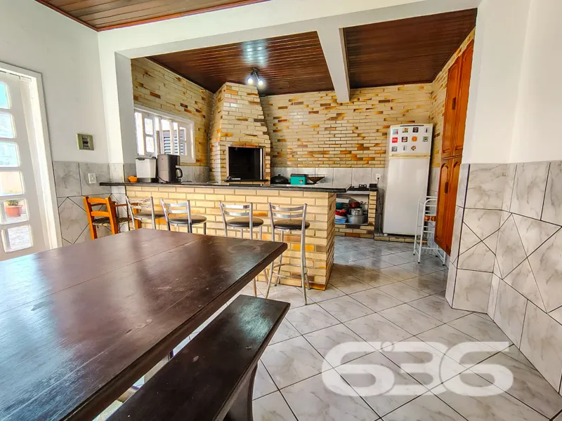 Casa Ă venda no bairro Espinheiros em Joinville |