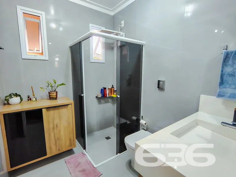 Casa Ă venda no bairro Espinheiros em Joinville |