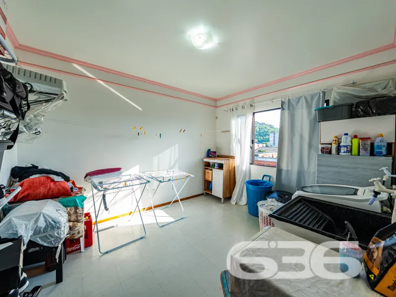 Sobrado Padrão de Alto Padrão à Venda – Bairro Ita