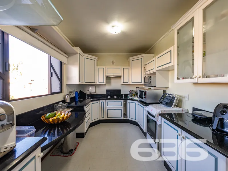 Sobrado Padrão de Alto Padrão à Venda – Bairro Ita