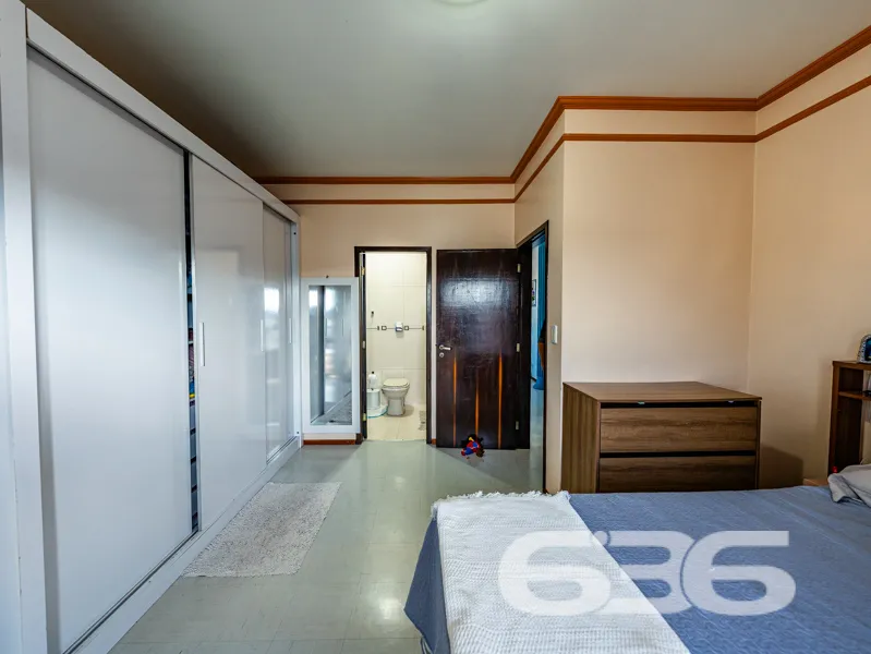 Sobrado Padrão de Alto Padrão à Venda – Bairro Ita