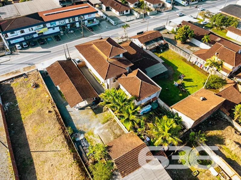 Sobrado Padrão de Alto Padrão à Venda – Bairro Ita