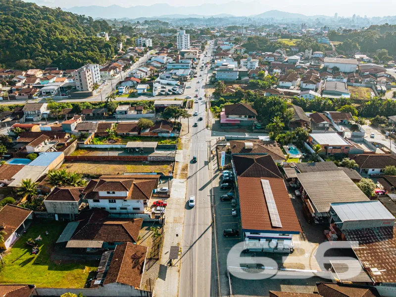 Sobrado Padrão de Alto Padrão à Venda – Bairro Ita