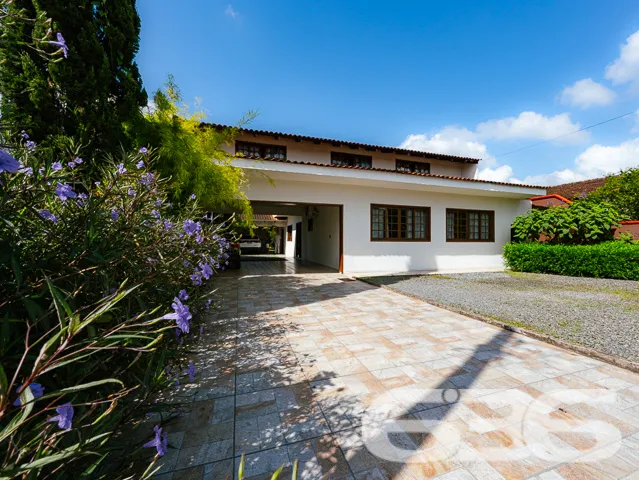 BAIRRO FLORESTA - SOBRADO COM SUĂTE MASTER + 4 DOR