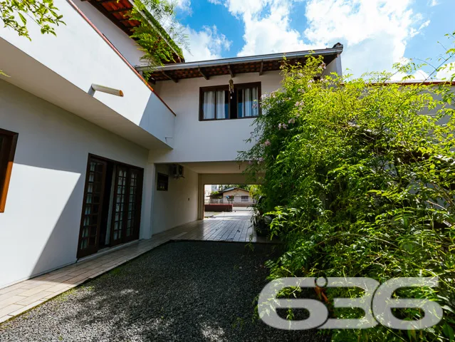 BAIRRO FLORESTA - SOBRADO COM SUĂTE MASTER + 4 DOR