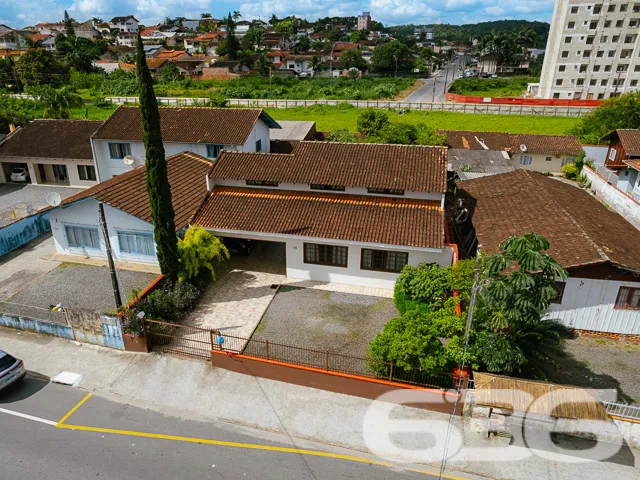 BAIRRO FLORESTA - SOBRADO COM SUĂTE MASTER + 4 DOR