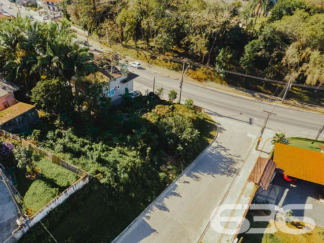 TERRENO DE ESQUINA À VENDA NO BAIRRO ITAUM - ESTUD