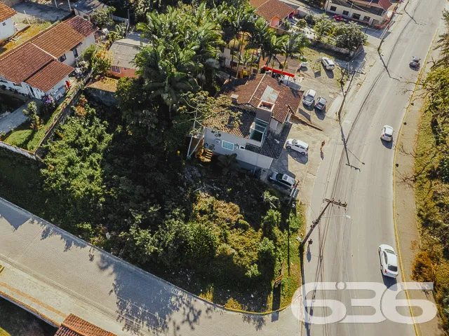 TERRENO DE ESQUINA À VENDA NO BAIRRO ITAUM - ESTUD