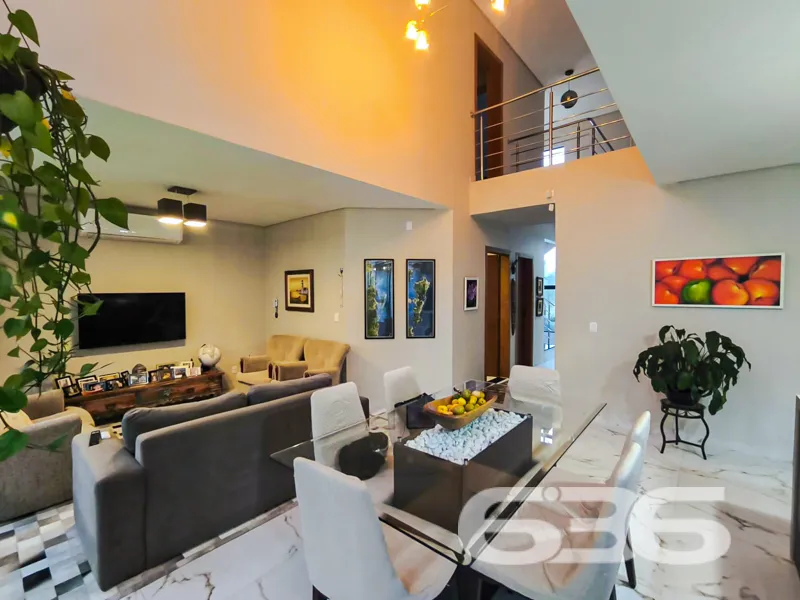 Sobrado moderno Ă  venda no bairro Floresta em Join