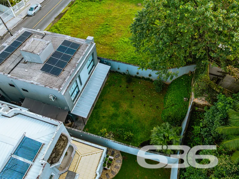 Sobrado moderno Ă  venda no bairro Floresta em Join