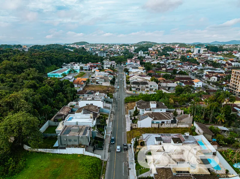 Sobrado moderno Ă  venda no bairro Floresta em Join