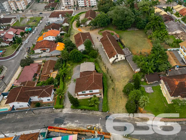 TERRENO NO BAIRRO GLÓRIA. Com uma área total de ap