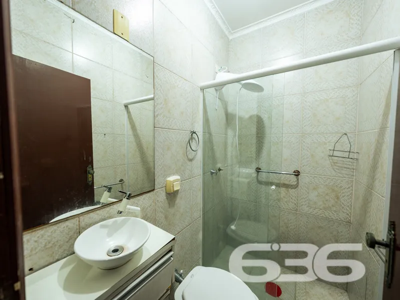 CASA TÉRREA COM 235m², 4 QUARTOS E GARAGEM ESPAÇOS