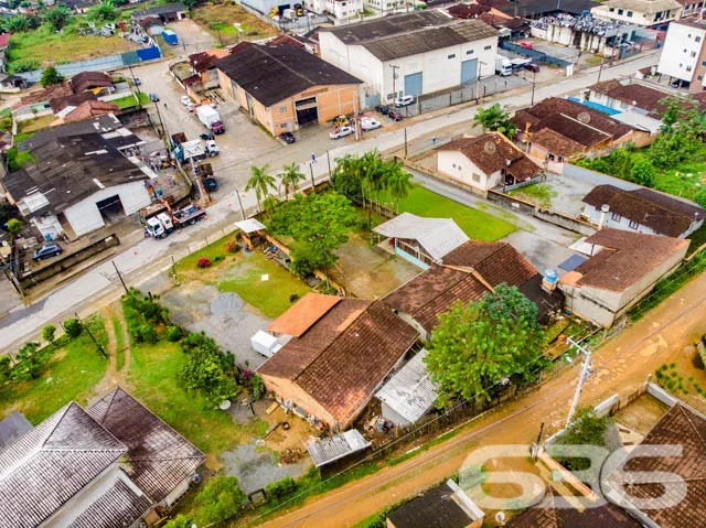 TERRENO AMPLO E PRONTO PARA CONSTRUIR NO BAIRRO GU