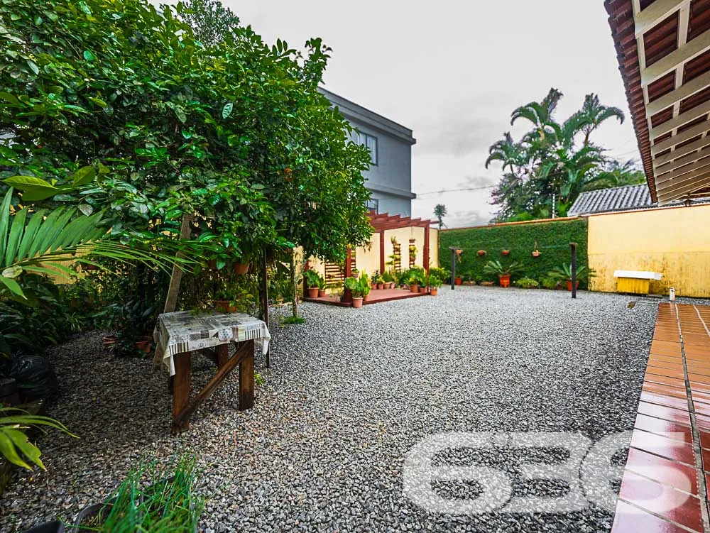 Residência Térrea em Localização Privilegiada – Ba