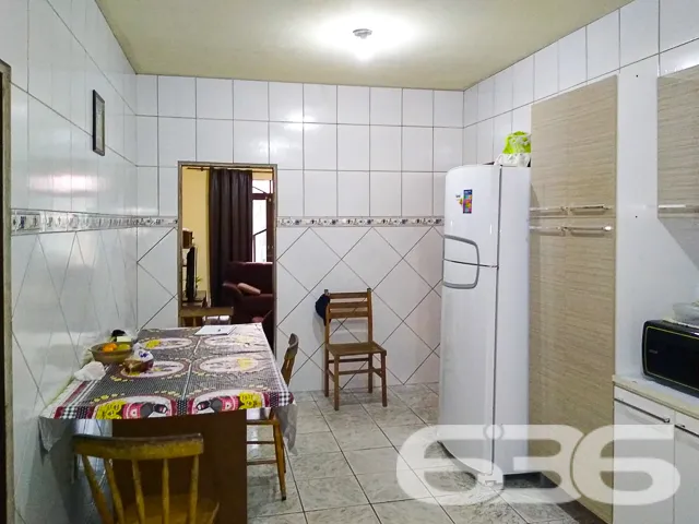 VENDE-SE CASA COM 3 QUARTOS NO BAIRRO JARDIM IRIRI