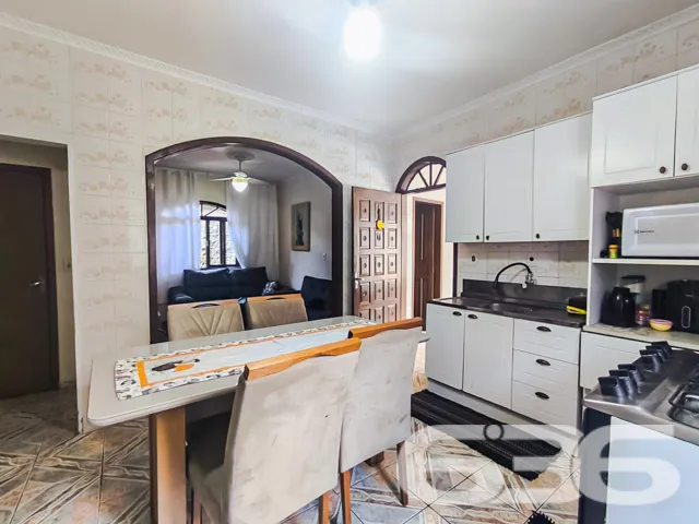 Descubra um lar excepcional e sereno no coração do