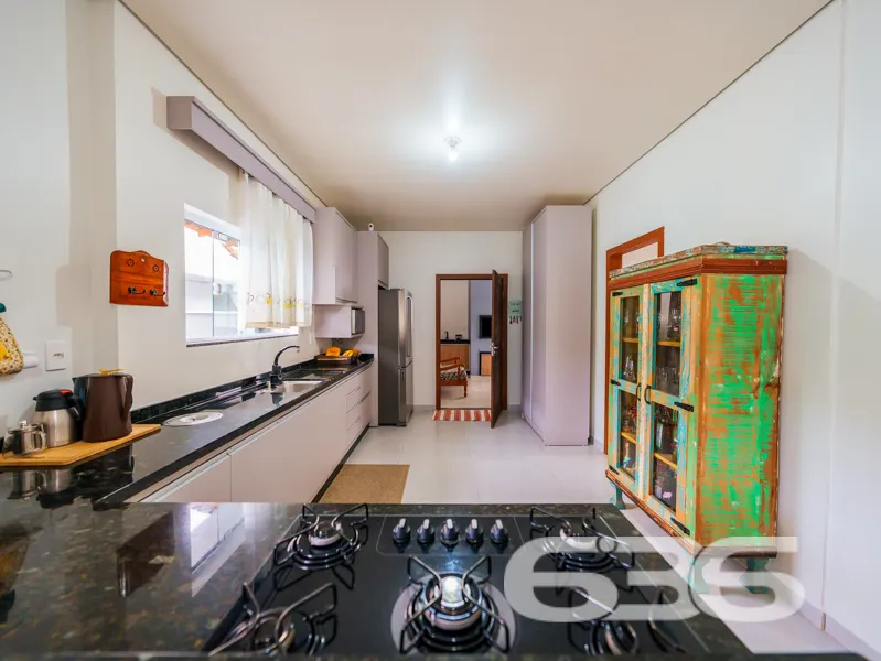 Casa à venda no Iririú, Joinville com excelente ap