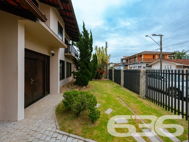 SOBRADO COM SUÍTE MASTER + 3 QUARTOS NO BAIRRO IRI