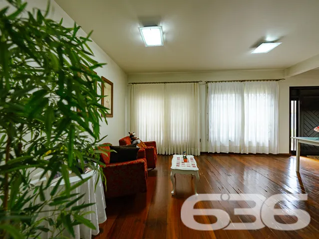 SOBRADO COM SUÍTE MASTER + 3 QUARTOS NO BAIRRO IRI