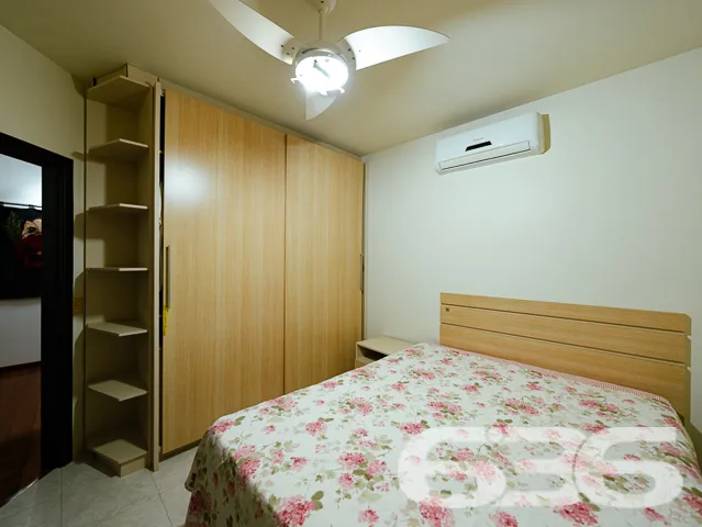 SOBRADO COM SUÍTE MASTER + 3 QUARTOS NO BAIRRO IRI