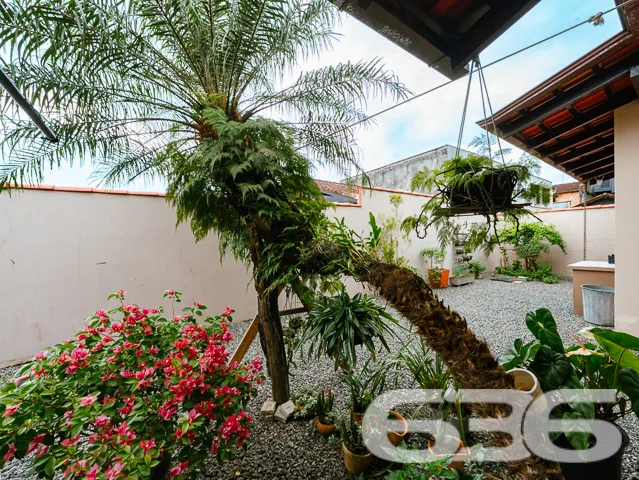 SOBRADO COM SUÍTE MASTER + 3 QUARTOS NO BAIRRO IRI