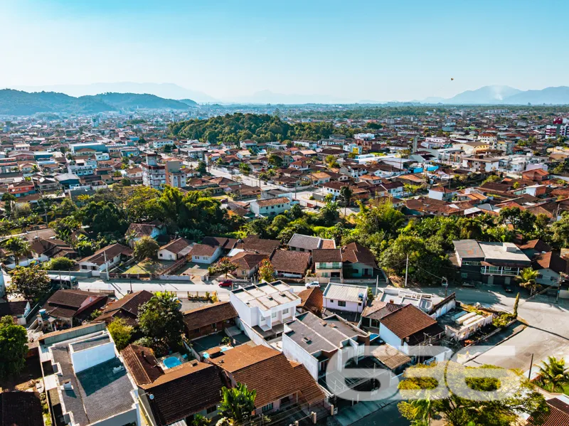 Descubra o seu refúgio ideal no acolhedor bairro J