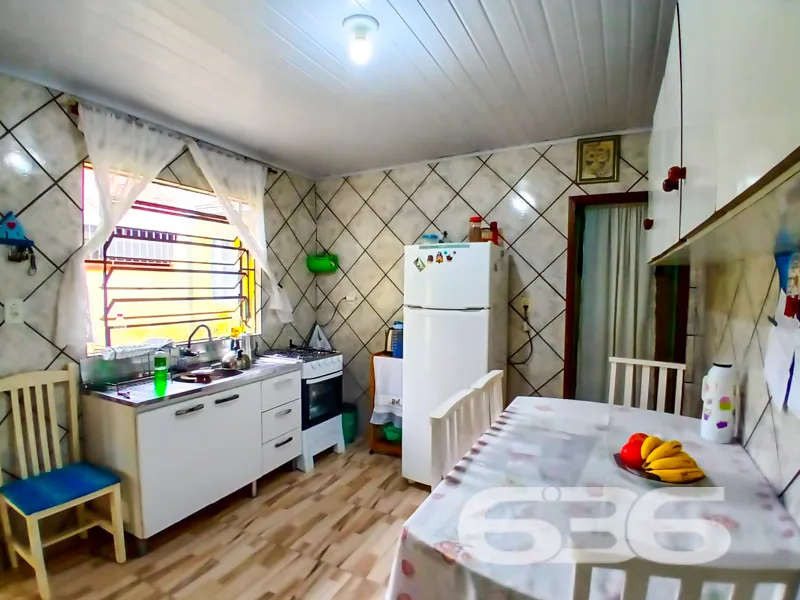 Residência térrea à venda no Jardim Iririú, Joinvi