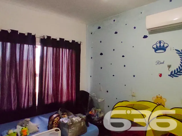 RESIDÊNCIA COM SUÍTE + 2 QUARTOS BEM LOCALIZADA NO