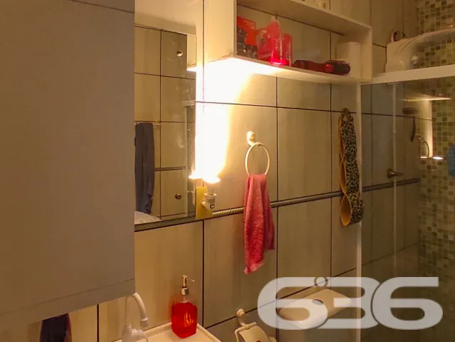 RESIDÊNCIA COM SUÍTE + 2 QUARTOS BEM LOCALIZADA NO