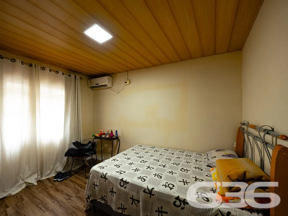 RESIDÊNCIA COM SALA COMERCIAL À VENDA NO BAIRRO IT