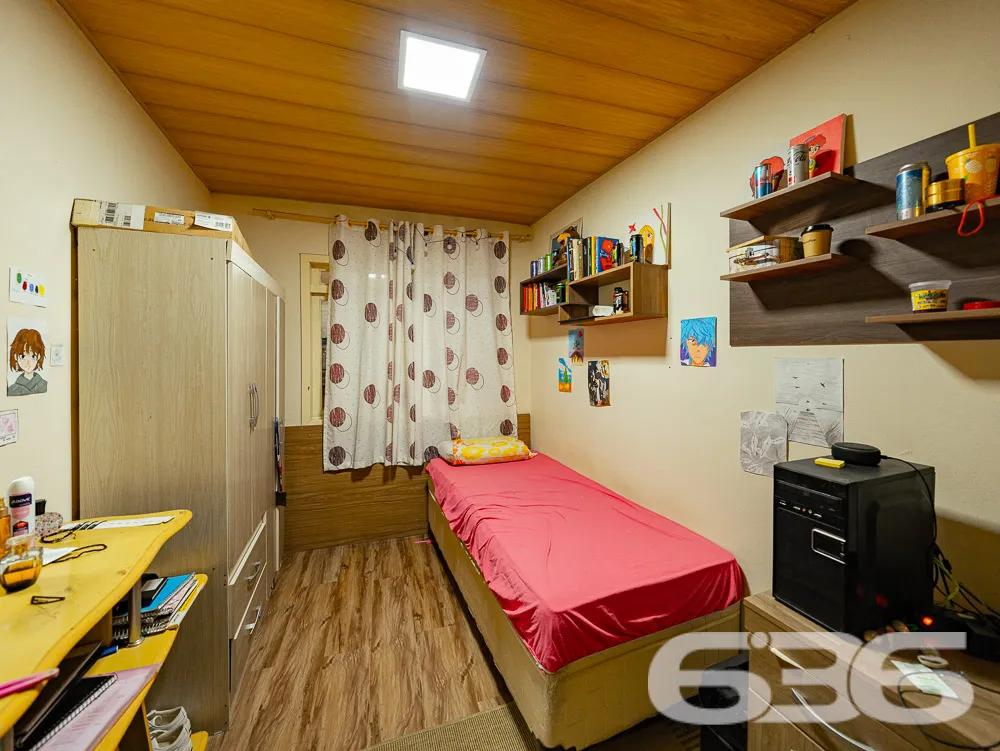 RESIDÊNCIA COM SALA COMERCIAL À VENDA NO BAIRRO IT