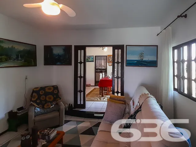 CASA A VENDA COM SUÍTE + 2 QUARTOS NO BAIRRO PETRÓ