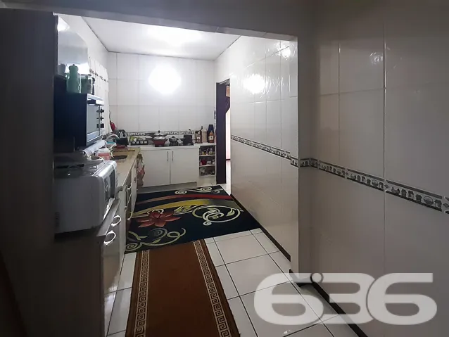 CASA A VENDA COM SUÍTE + 2 QUARTOS NO BAIRRO PETRÓ
