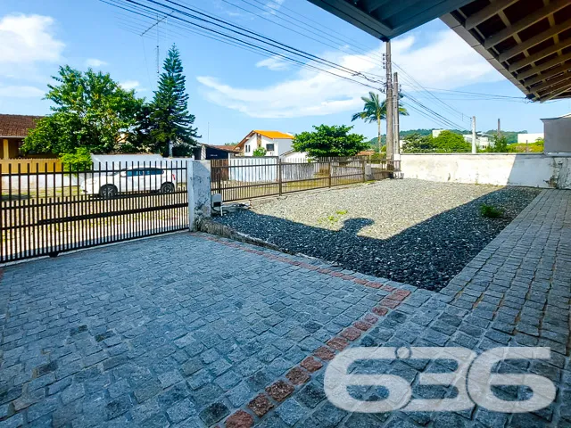 IMÓVEL COM SUÍTE + 5 DORMITÓRIOS NO BAIRRO ITAUM


