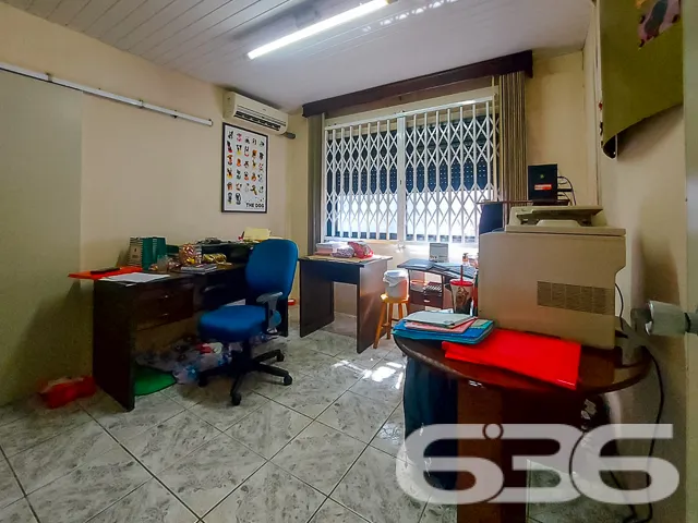 IMÓVEL COM SUÍTE + 5 DORMITÓRIOS NO BAIRRO ITAUM

