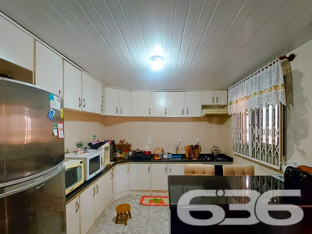 IMÓVEL COM SUÍTE + 5 DORMITÓRIOS NO BAIRRO ITAUM

