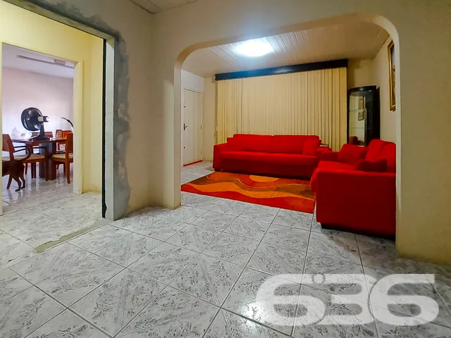 IMÓVEL COM SUÍTE + 5 DORMITÓRIOS NO BAIRRO ITAUM

