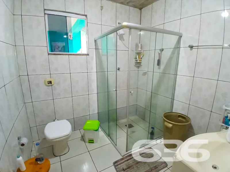 Encante-se com esta residĂȘncia tĂ©rrea Ă venda em J