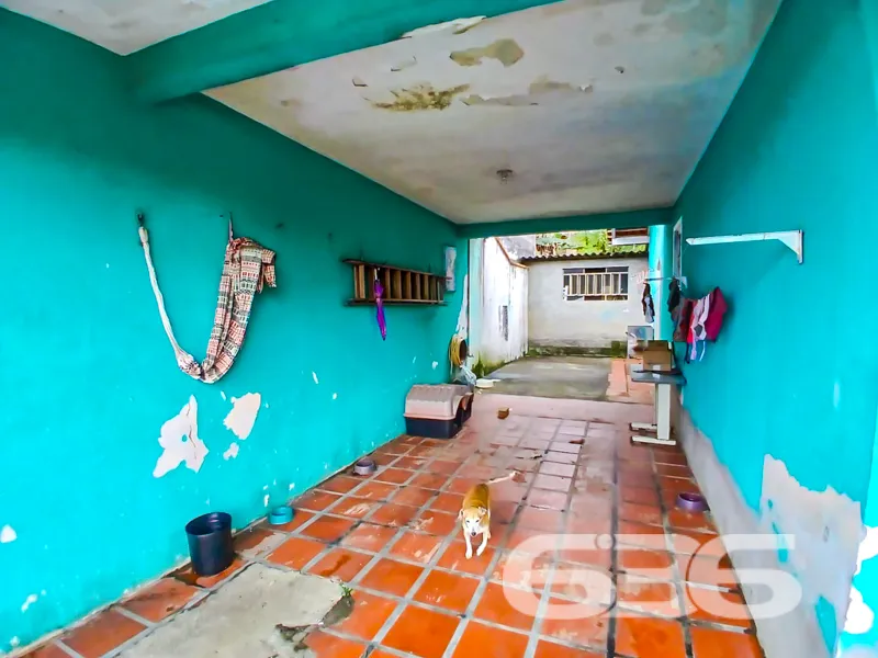 Encante-se com esta residĂȘncia tĂ©rrea Ă venda em J