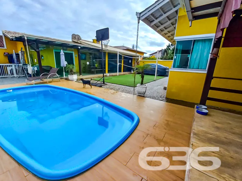 Residência Térrea com Piscina, Área de Festas e Qu