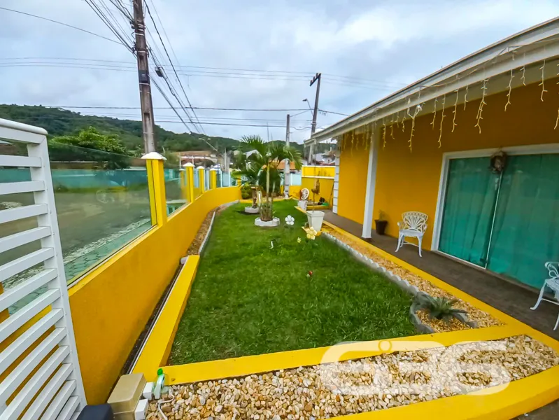 Residência Térrea com Piscina, Área de Festas e Qu