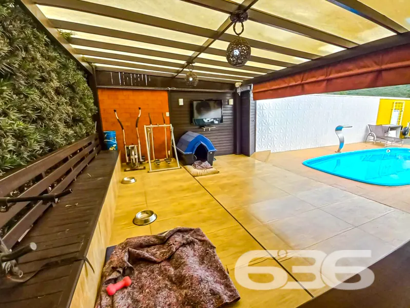 Residência Térrea com Piscina, Área de Festas e Qu