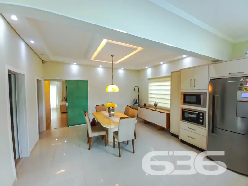 Residência Térrea com Piscina, Área de Festas e Qu